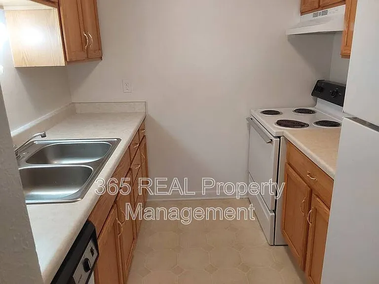 1624 9th Ave #11 — Photo 9