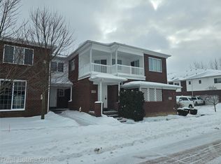 6988 Boulder Pointe Dr Unit 85, Washington, MI 48094