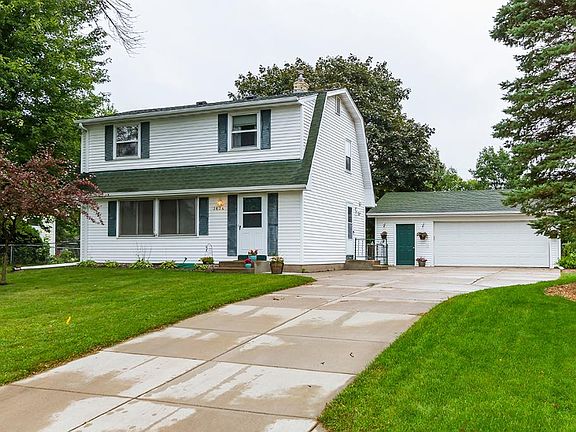 3rd image of 3634 Grand Ave