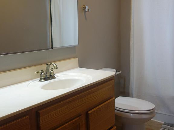 3rd image of 4600 Blanchan Ave