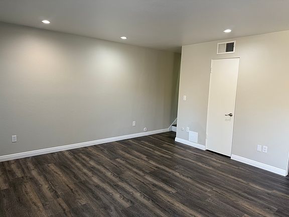3rd image of 100 Hurlbut St APT 10
