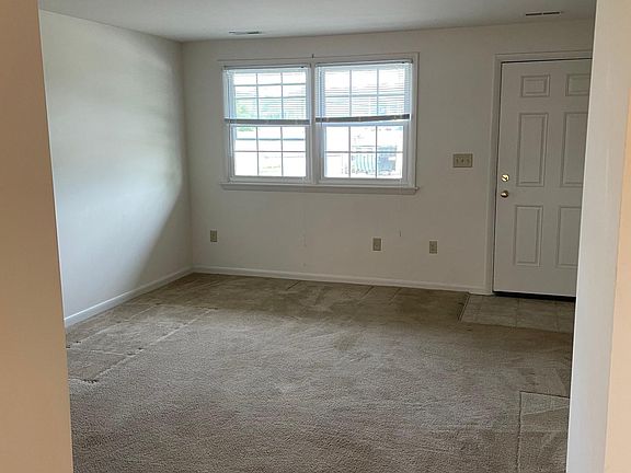 3rd image of 100 Fruitville Pike #3