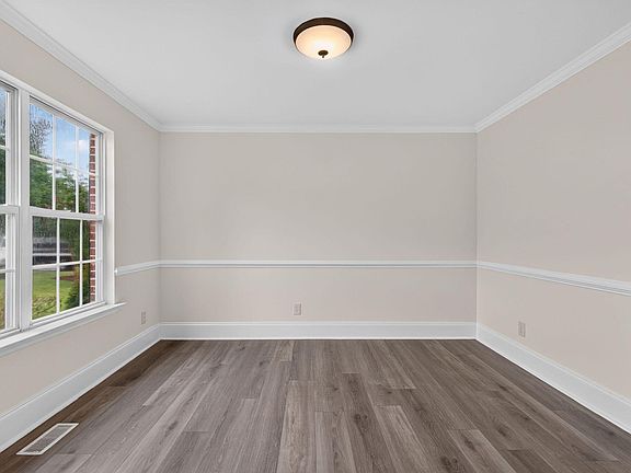 5th image of 1209 Waterford Green Dr