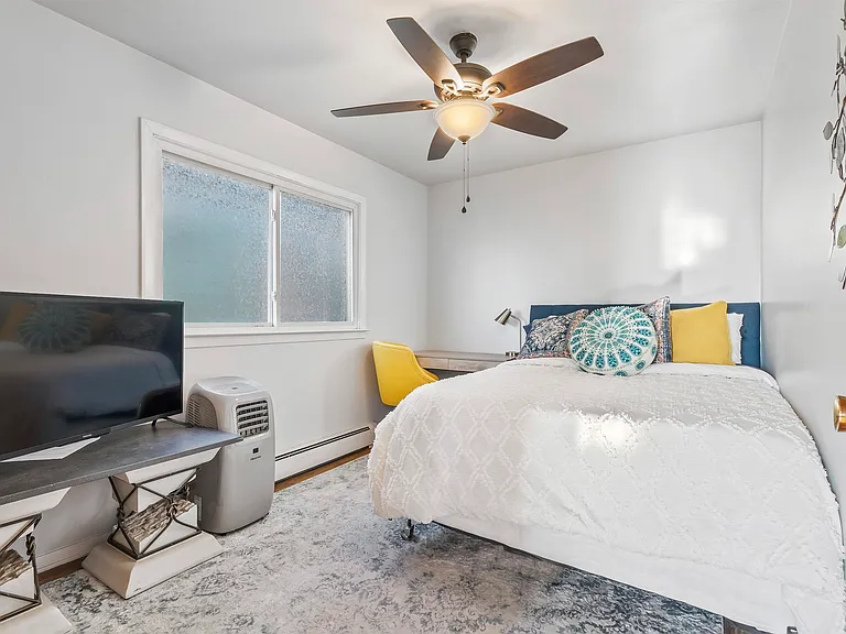 290 Randolph Ave #2 — Photo 16