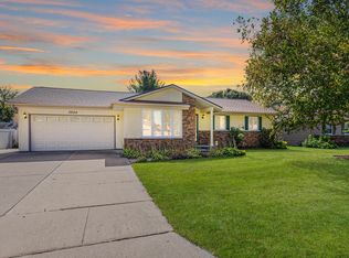 3924 Beacon Hill Dr, Janesville, WI 53546