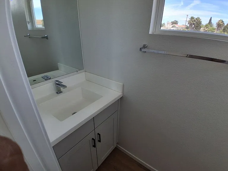 2040 N Highland Ave — Photo 43
