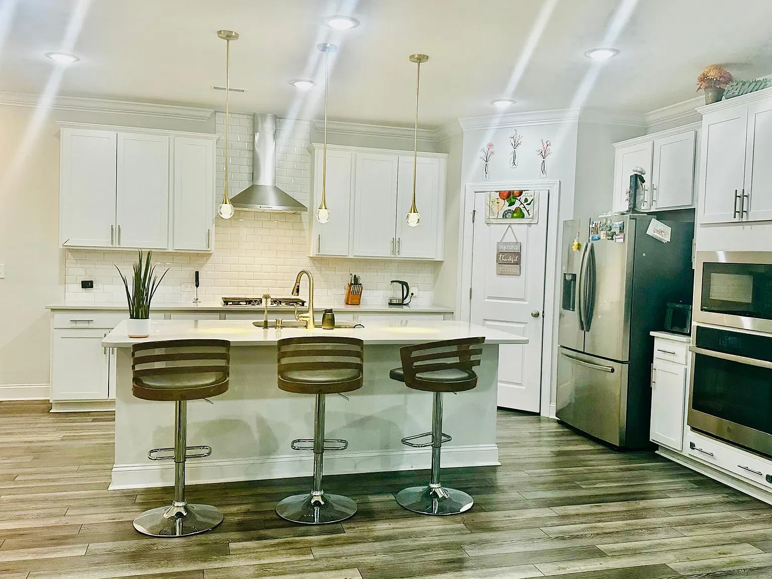 4 bed, 2569 sqft, $2,795 — Photo 3