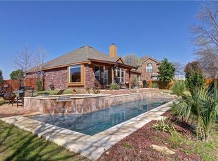 423 Brookside Dr, Lake Dallas, TX 75065