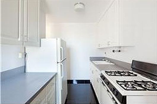 3rd image of 1641 3rd Ave APT 22E