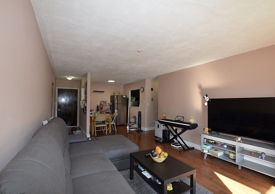 Castle Village Apartments Randolph, MA Zillow