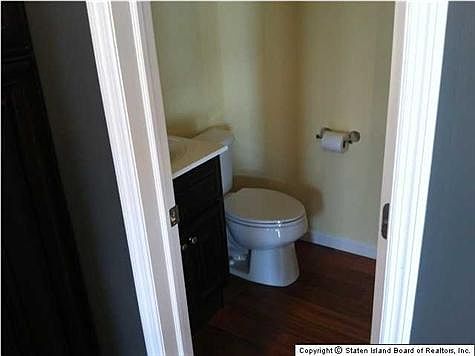 1st image of 40 Harbour Ct #40
