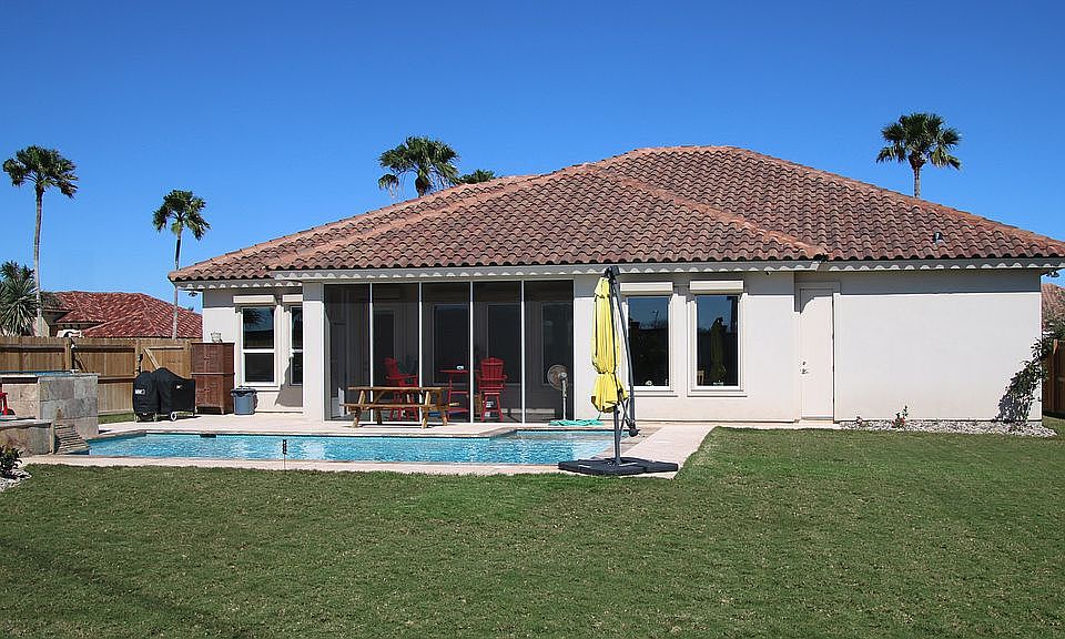 2nd image of 106 Oleander Dr