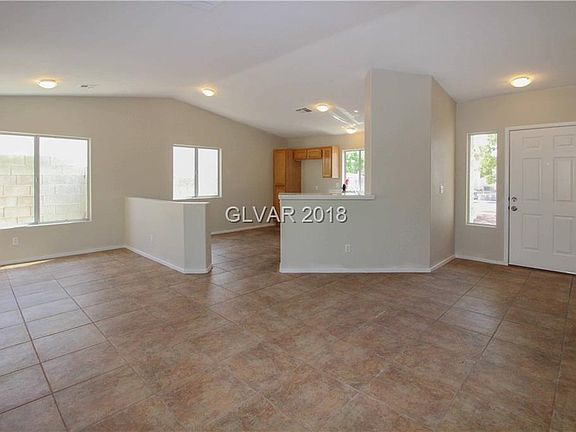 3rd image of 3424 Redwood Ridge Way