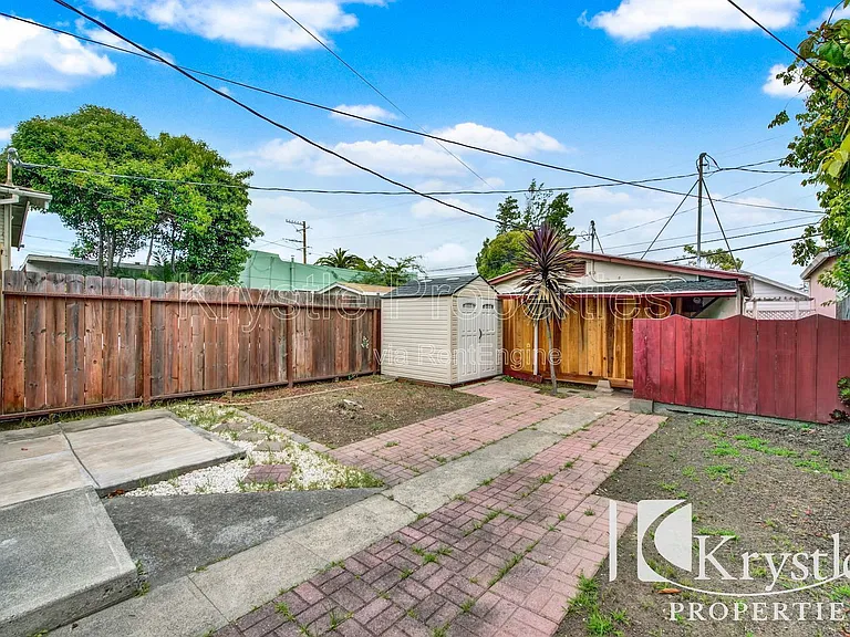 1244 Georgia St — Photo 13