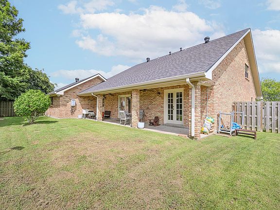 3rd image of 107 Brinwood Dr