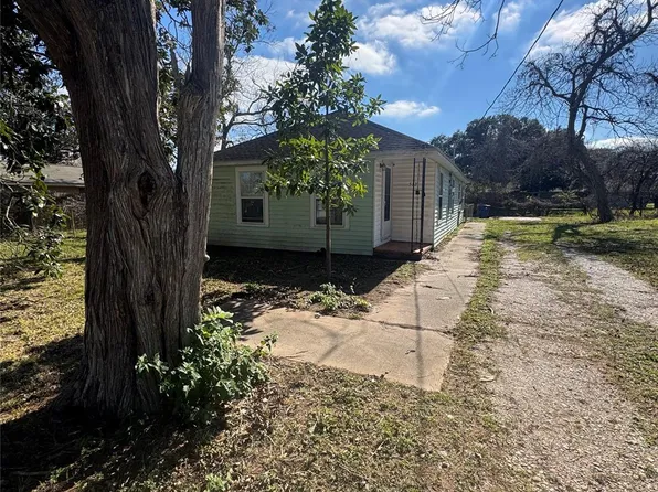 512 Rice St, Angleton, TX 77515