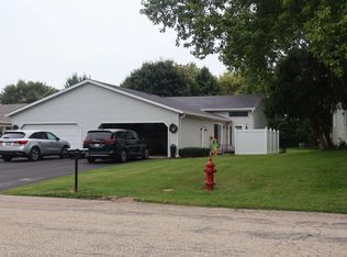 216-218 Eilbes Ave, Beaver Dam, WI 53916