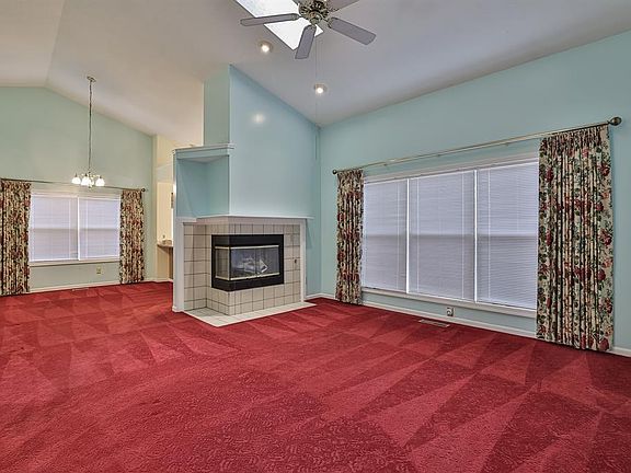 5th image of 209 Norman Ln