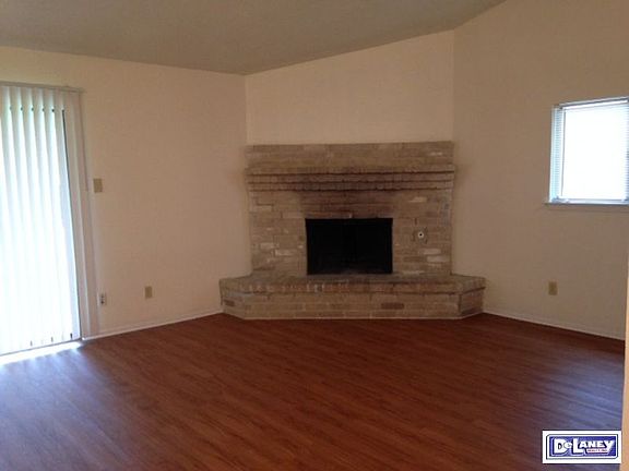 2nd image of 4715 Barhill St