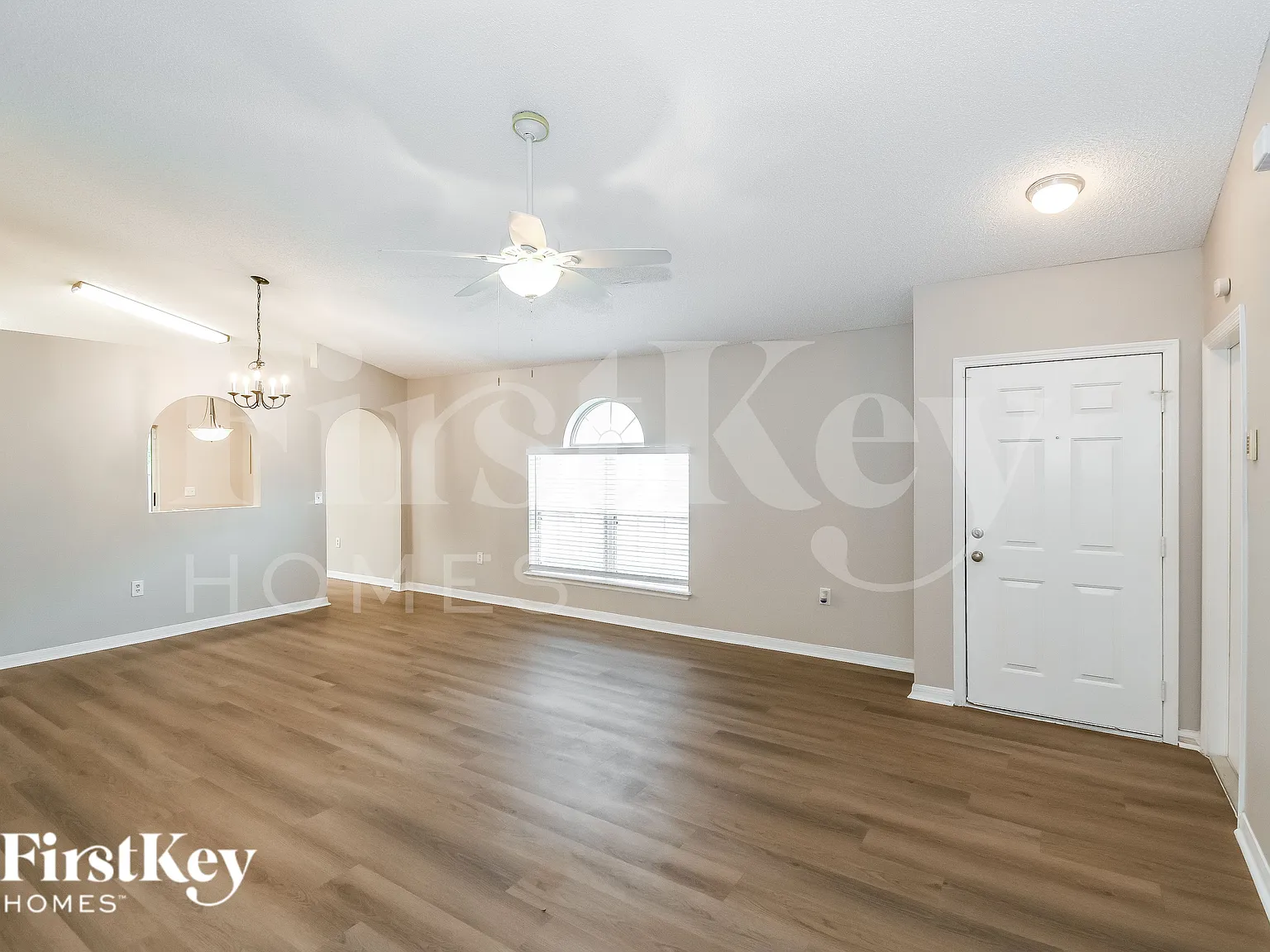 3 bed, 2.0 bath, 1292 sqft, $1,815 — Photo 4