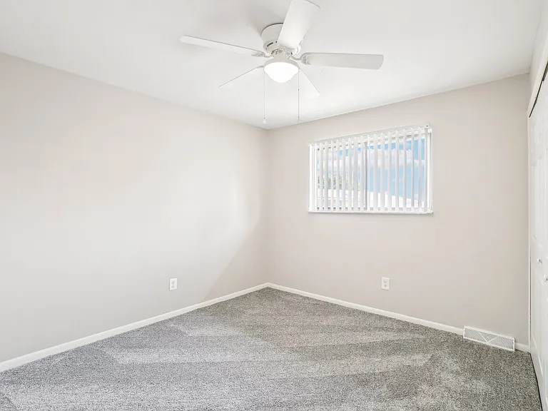 Rivercrest Apartments — Photo 34
