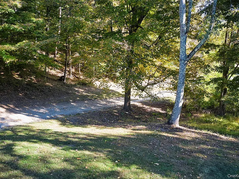 568 Oak Summit Rd — Photo 9