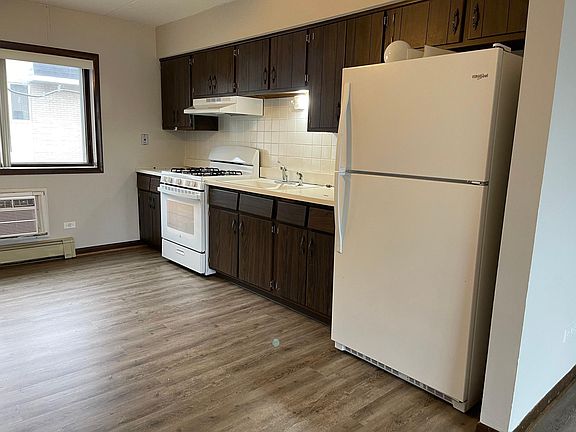 3rd image of 18542 Christina Dr APT 9
