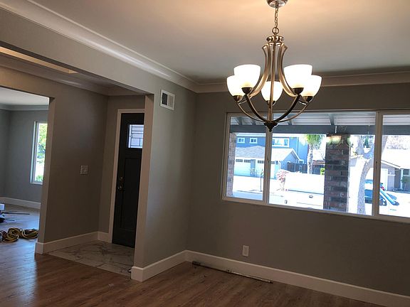 3rd image of 574 Hyde Park Dr