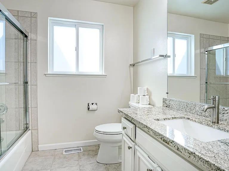 118 Van Buren Ct — Photo 14