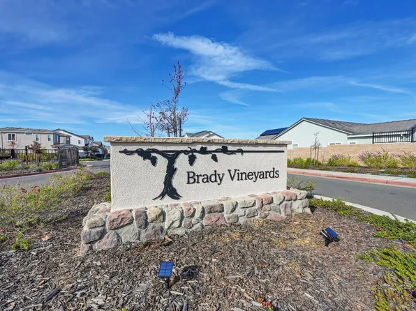 1911 Petite Syrah Ln, Roseville, CA 95747