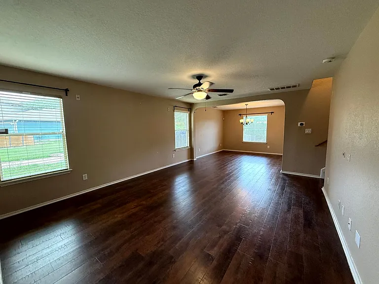 15523 Jane Grv — Photo 6
