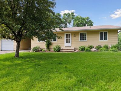 512 W 76th St, Chanhassen, MN, 55317