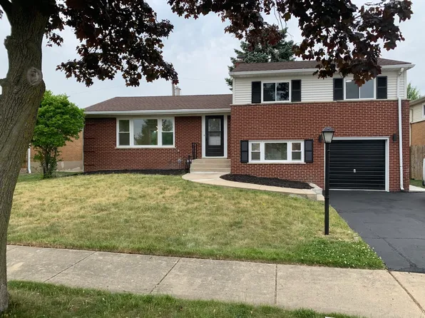 913 Winston Dr, Melrose Park, IL 60160