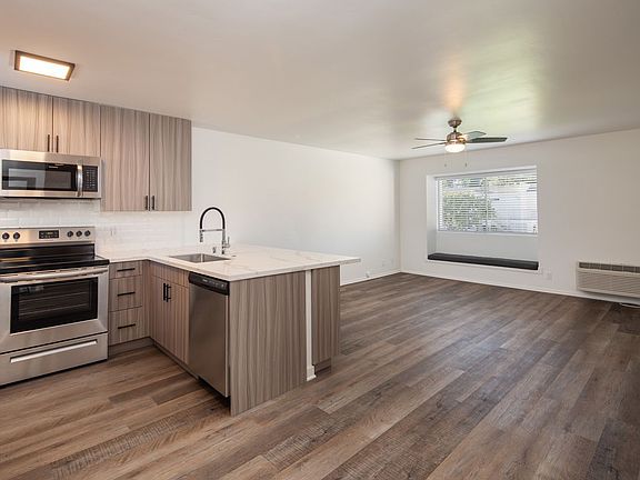 5th image of 13524-30 Hilleary Pl #203