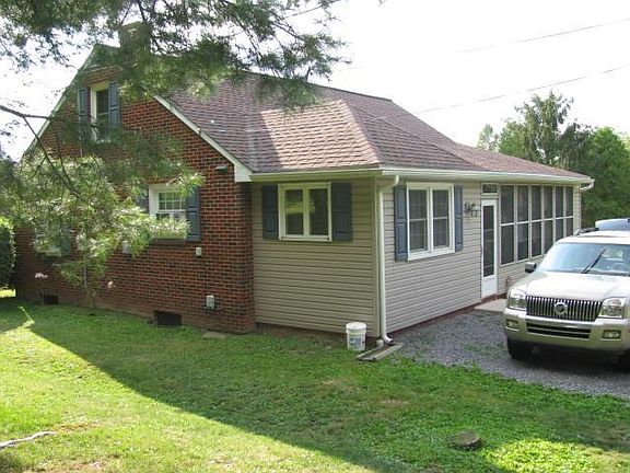 3rd image of 1014 McRae Ln