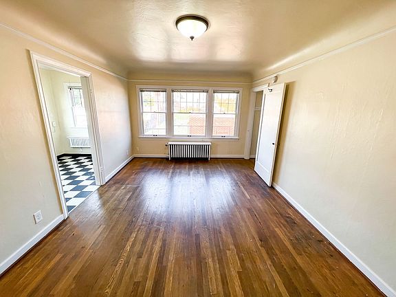 4th image of 409 10th Ave Unit 203