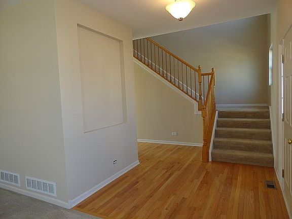 3rd image of 326 Chautauqua Ln