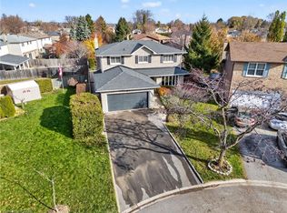 2347 Tweedsmuir Ct, Burlington, ON L7P 4K9