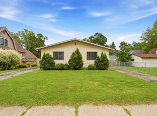 408 E Pine St, New London, WI 54961