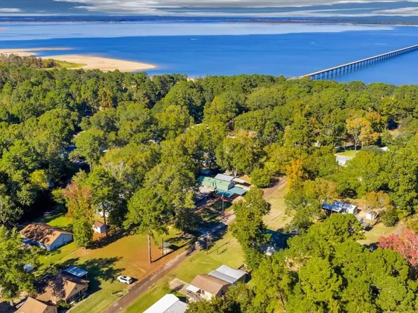 205 Susan St, Zavalla, TX 75980