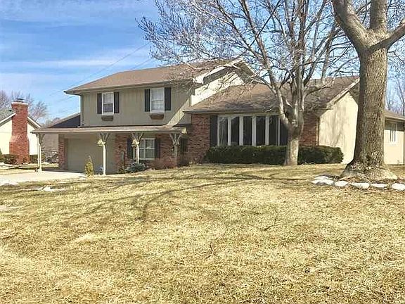2nd image of 621 Grey Fawn Dr