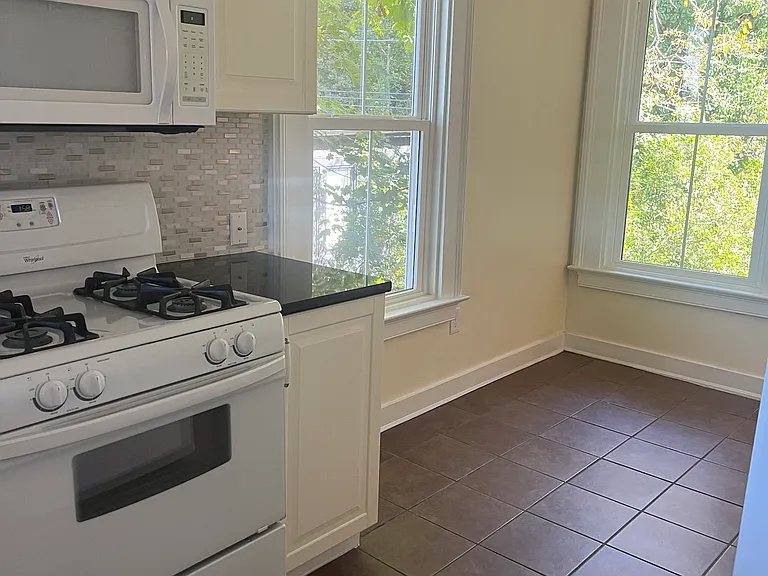 896 Quinnipiac Ave #3 — Photo 7