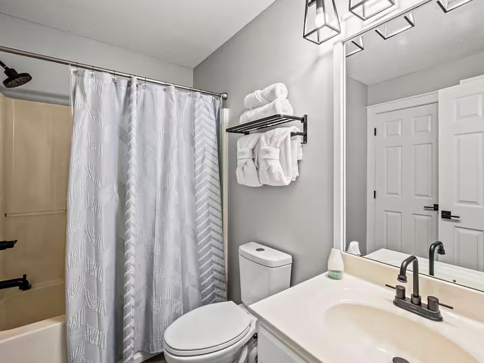 1st image of 755 Plantation Dr