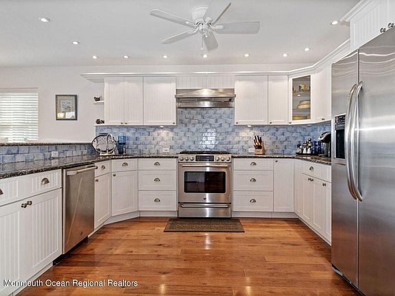 5th image of 801A Clark St