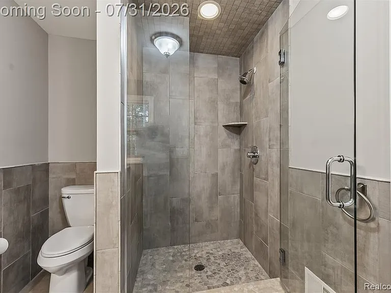 1592 Lone Pine Rd — Photo 22