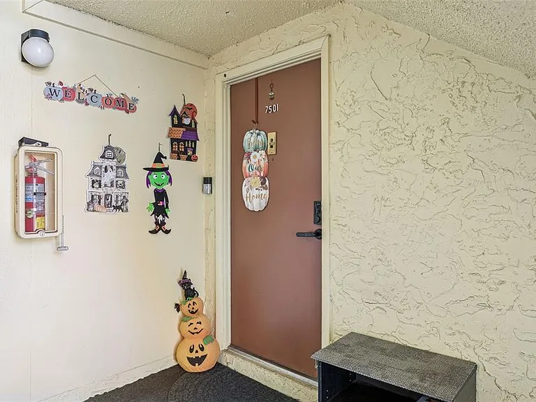 7501 Dolonita Dr #7501 — Photo 3