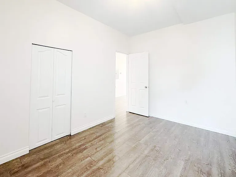 6952 Curtis St — Photo 3