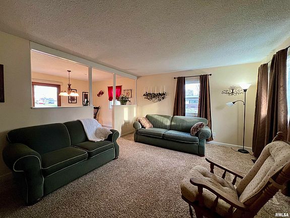 5th image of 208 W Sunnyview Ave