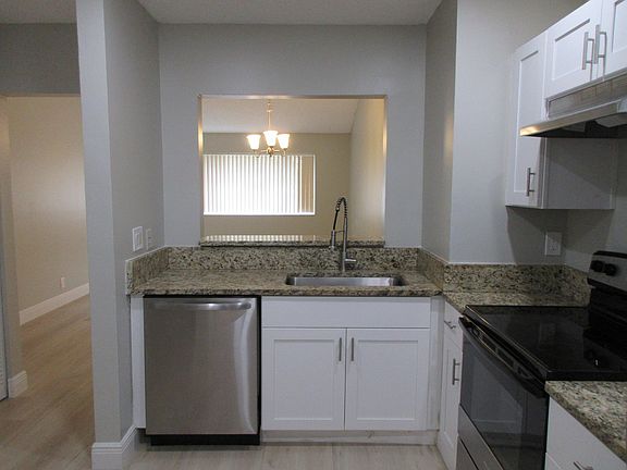5th image of 11448 NW 42nd St