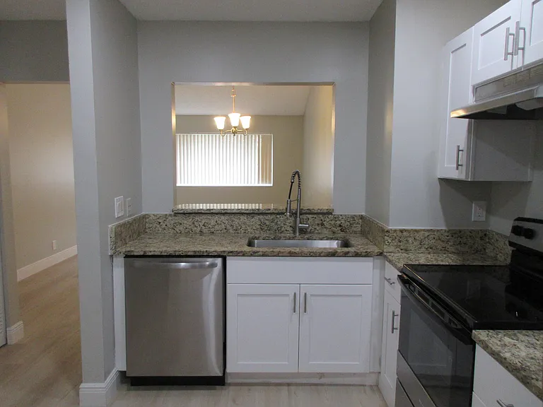 11448 NW 42nd St — Photo 5